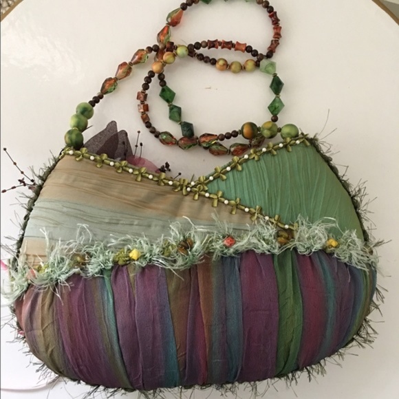 Exquisite Handcrafted Mary Frances Crossbody Bag - EUC - Picture 12 of 15